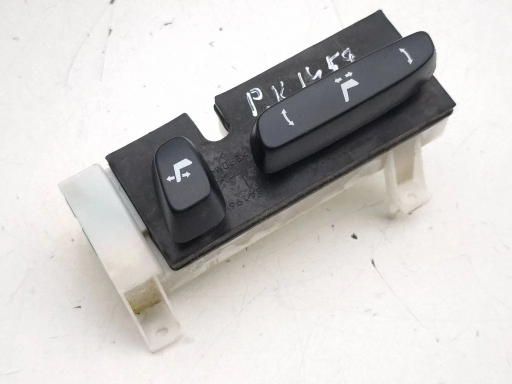 Seat control switch 8407053080