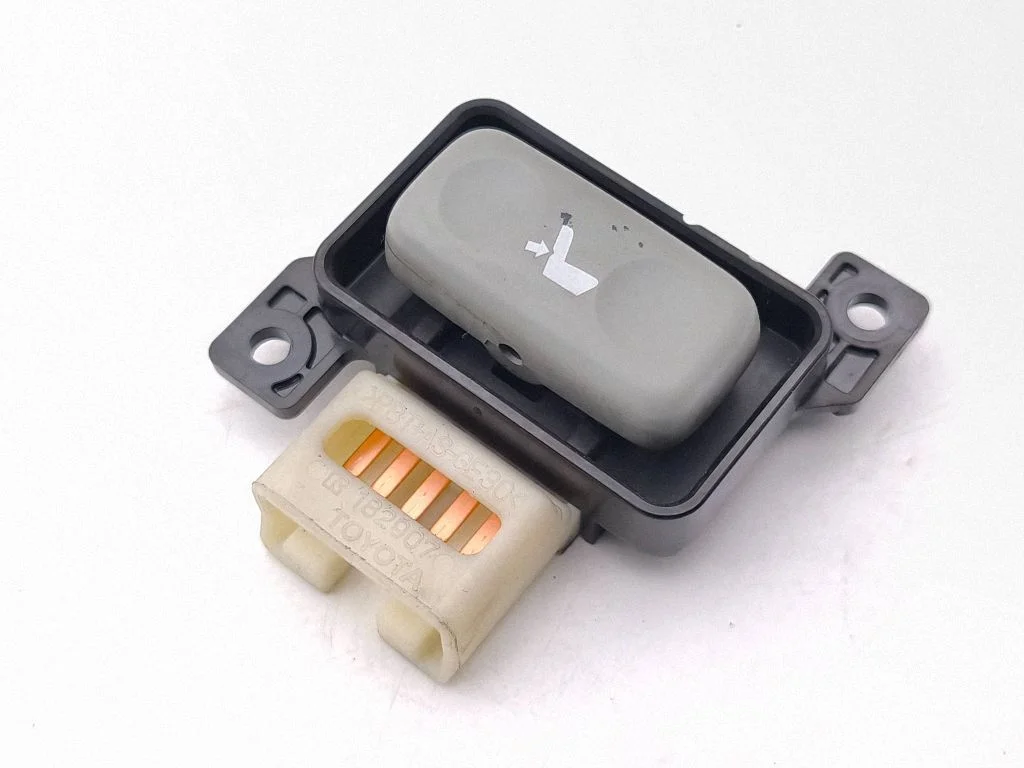 Seat control switch 9730K70