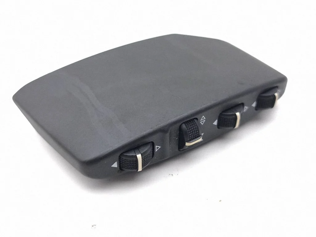 Seat control switch A0008007978