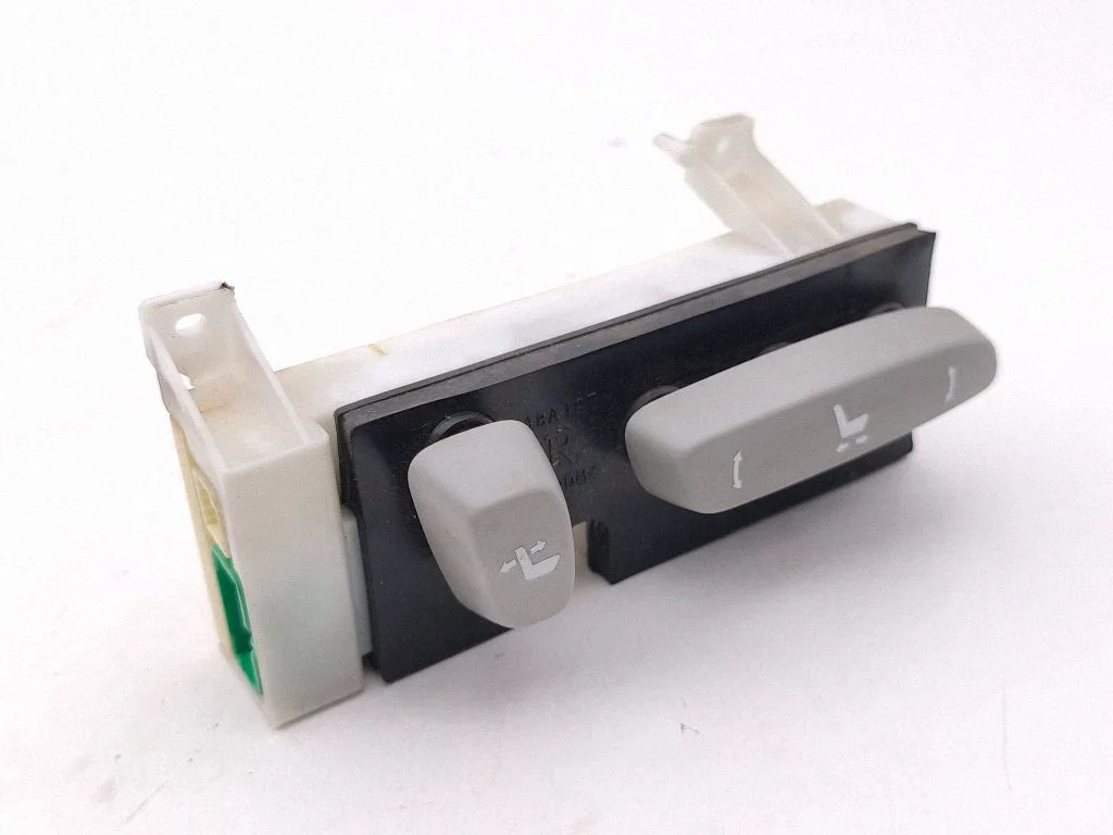 Seat control switch 8407053030