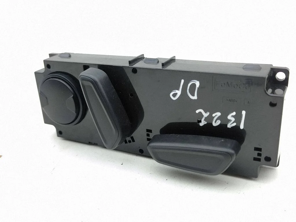 Seat control switch 14A701