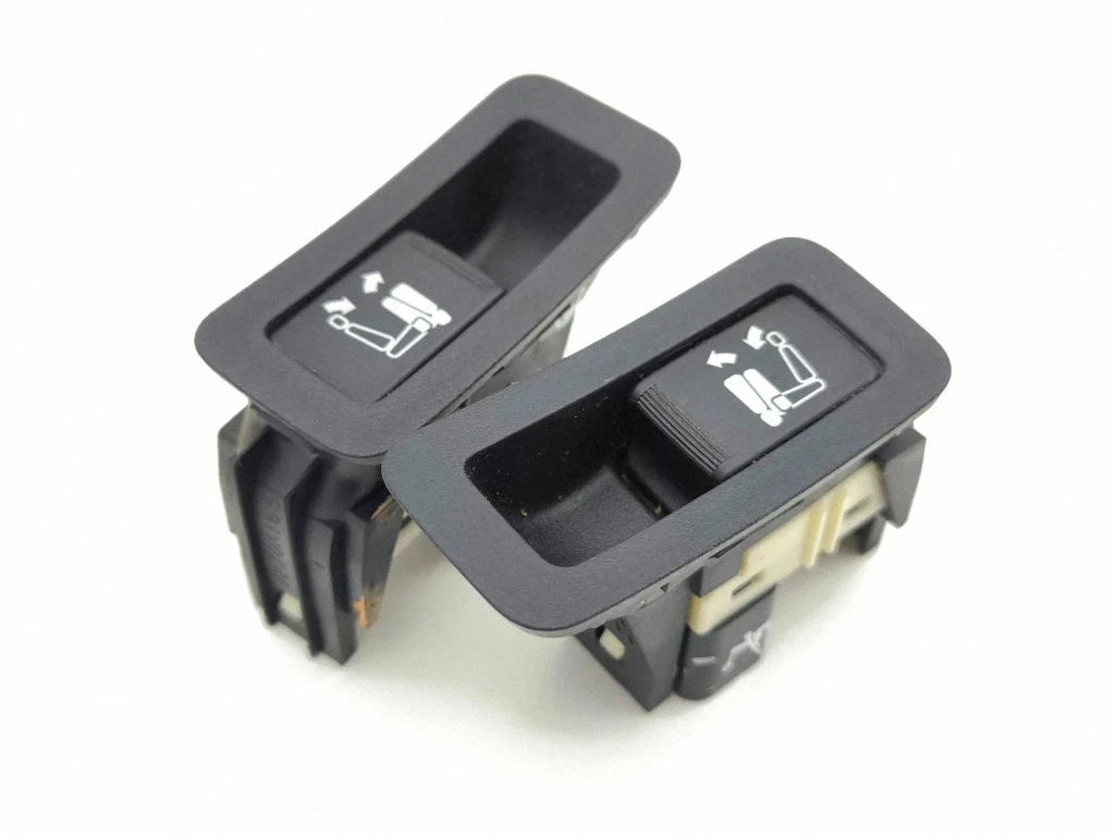 Seat control switch – Mitsubishi Outlander (2007-2012)