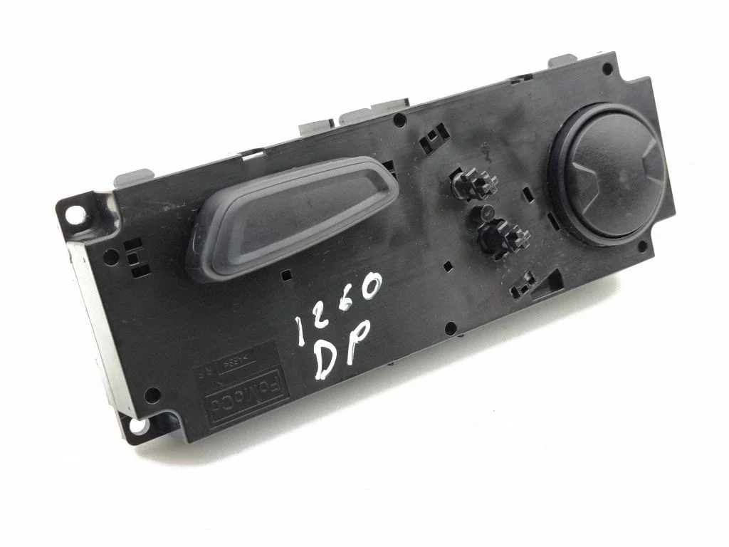 Seat control switch KB5T14A701AA
