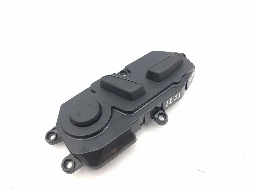 Sēdekļu regulēšanas slēdzis (-ži) 88080CV010CCV