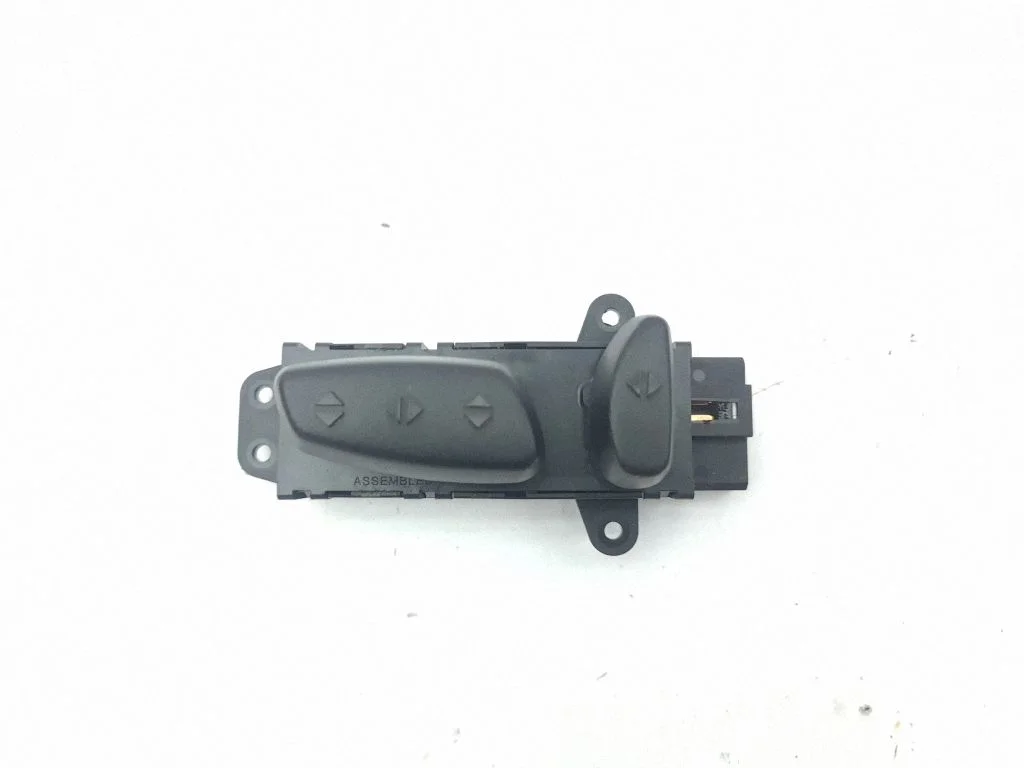 Seat control switch 0494F