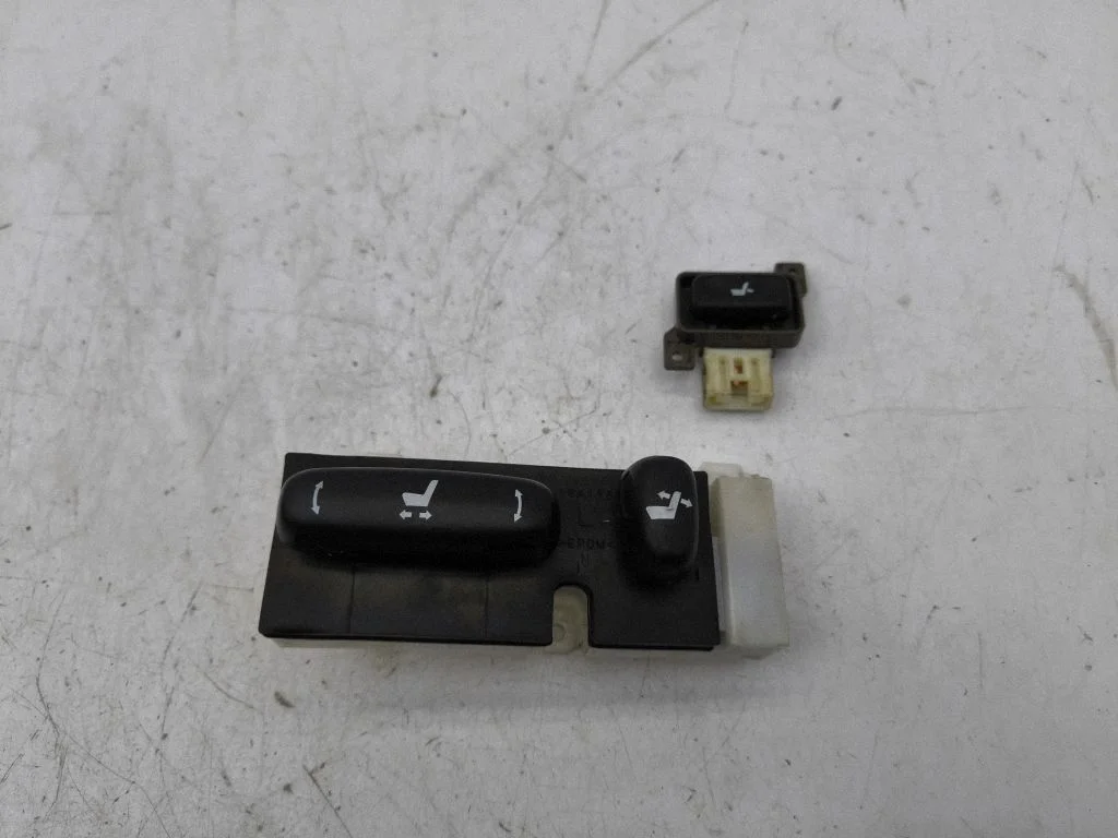 Seat control switch 18A196