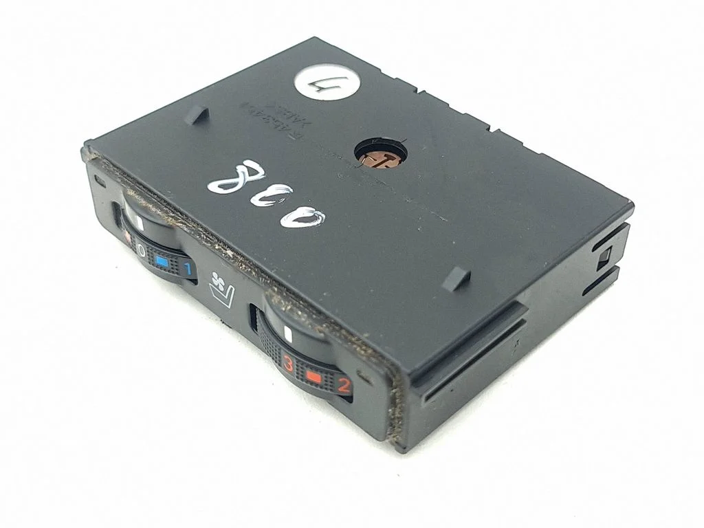 Seat heating switch – Lexus IS 220D-250-350 (2006-2013)