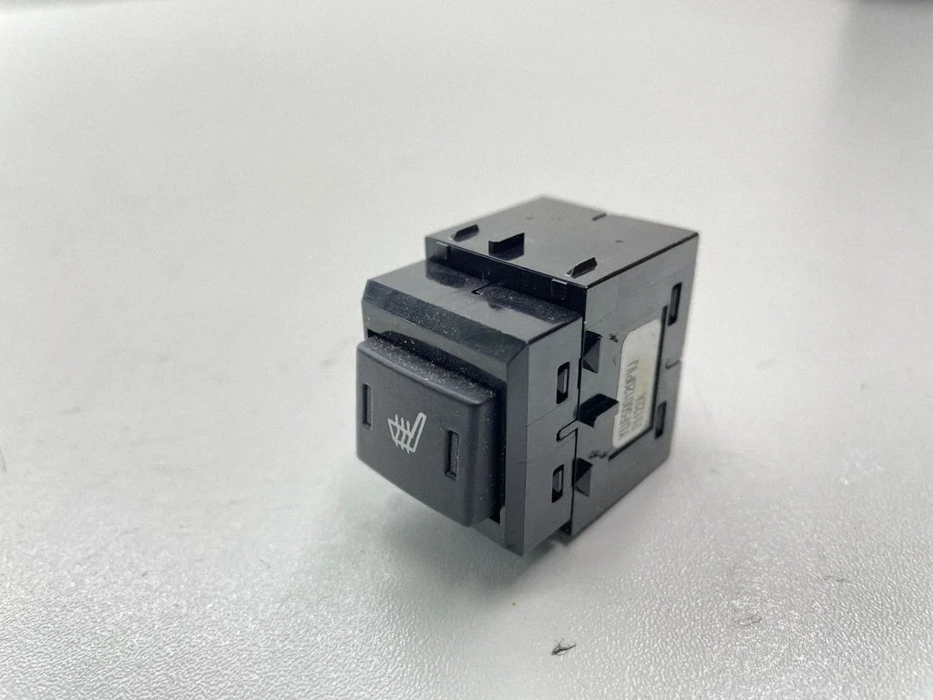 Seat heating switch YUF500120PVJ