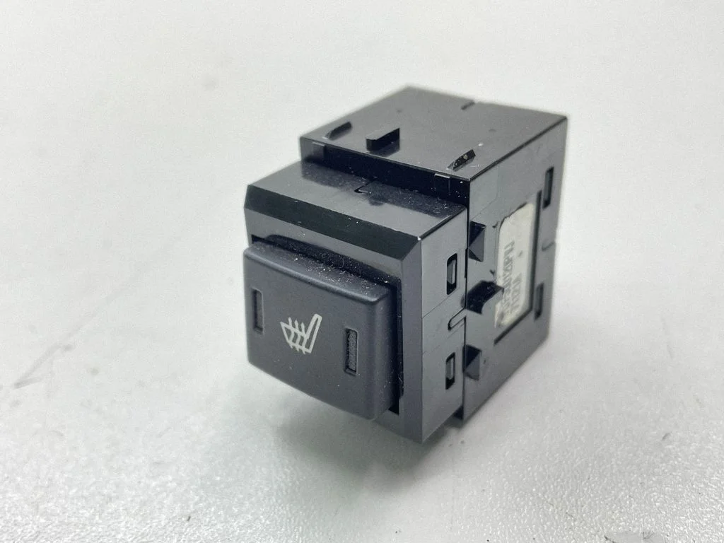 Seat heating switch YUF500120PVJ