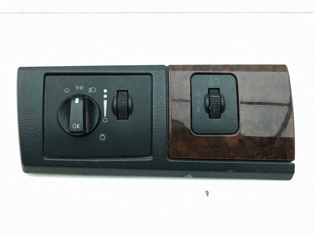 Light switch 1QN401DVAA