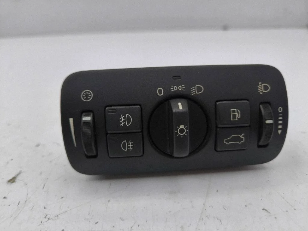 Light switch – Volvo V70 (2005-2008)