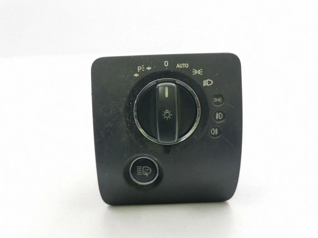 Light switch A2515452104