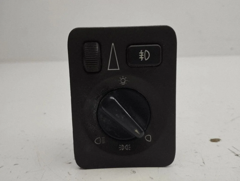 Light switch 758173