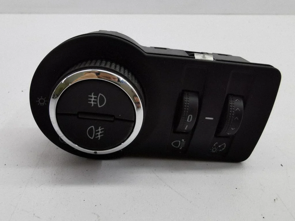 Light switch 13268694