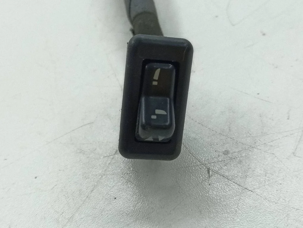 Küljepeeglite lüliti 04685564AB