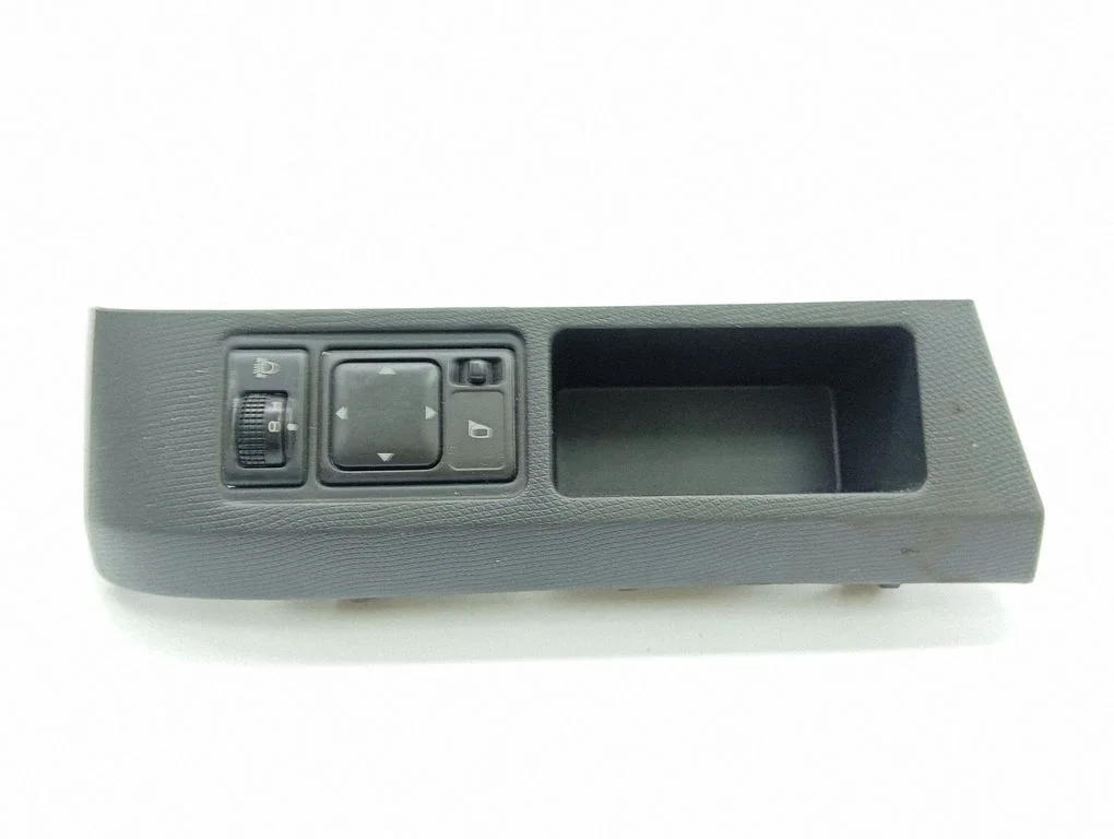 Wing mirror switch 68485K10121