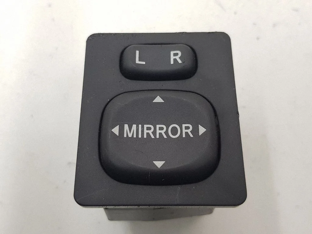 Wing mirror switch 769746B