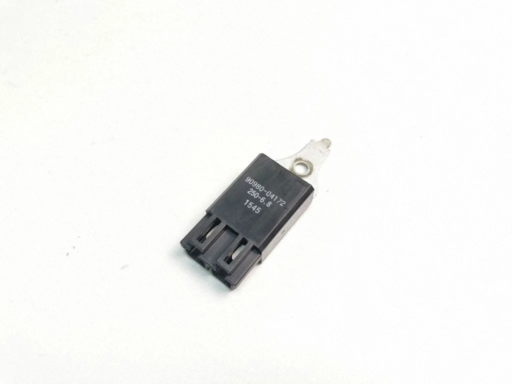 Other relay 9098004172