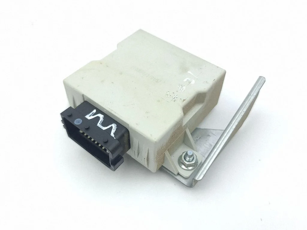 Window wiper relay 859400F010