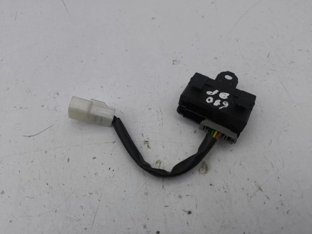 Sēdekļu apsildes relejs 875010W0100