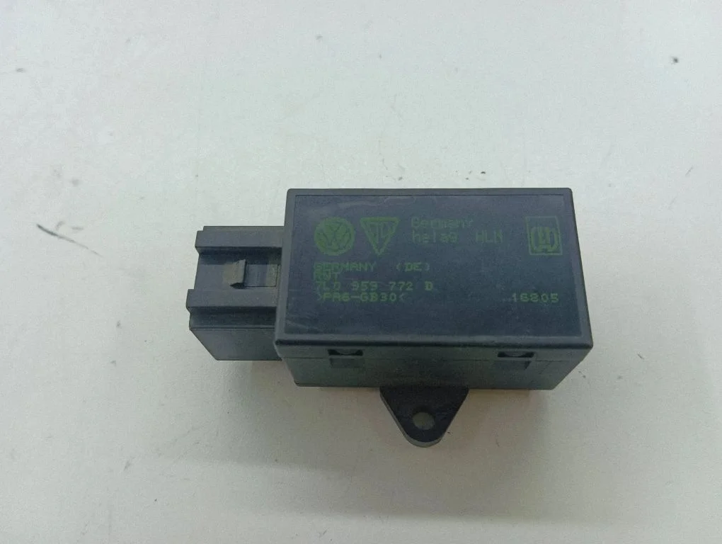 Przekaźnik podgrzewania foteli 7L0959772D