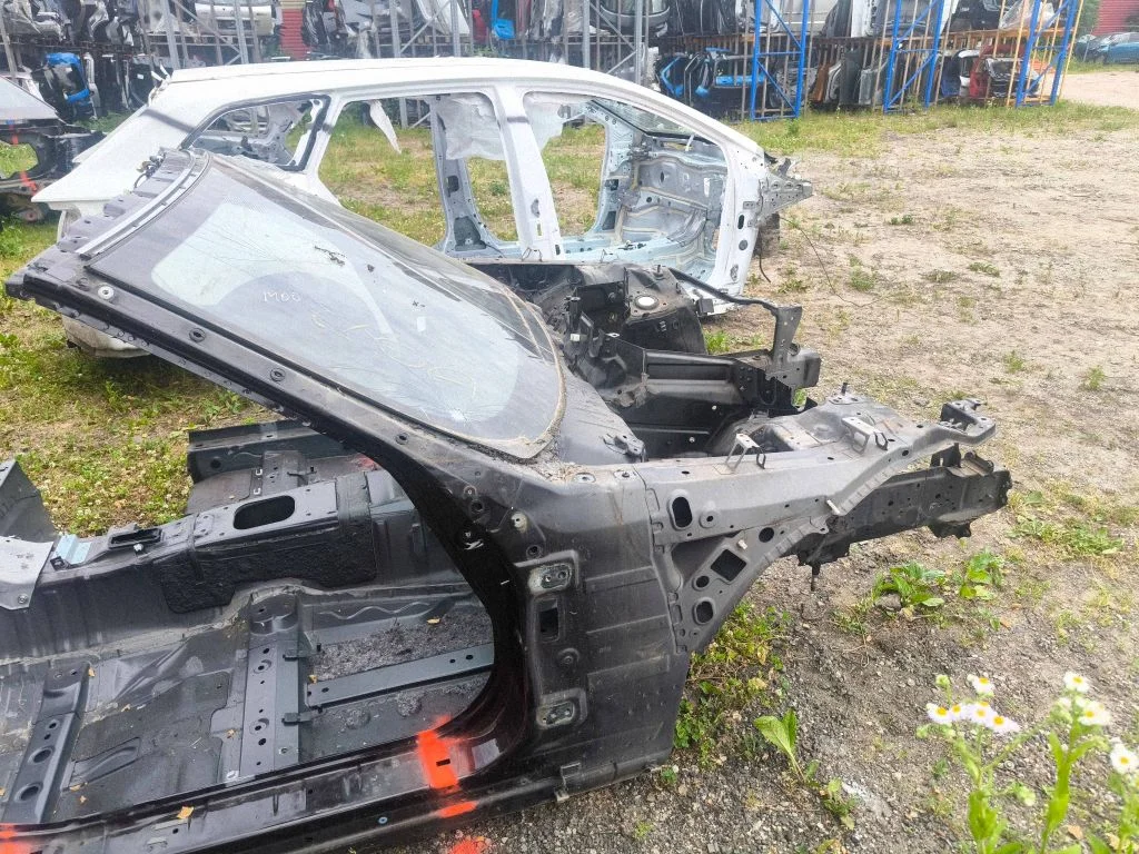 Front quarter panel – right
