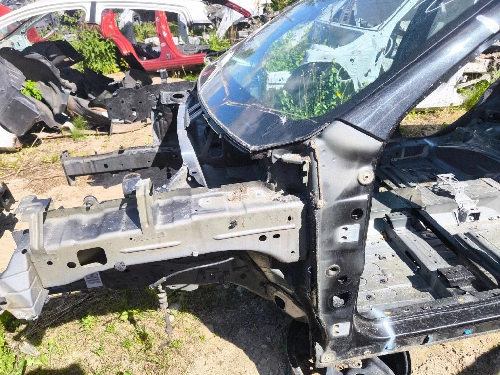 Front quarter panel – left