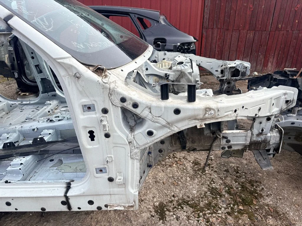 Esimene küljepaneel – BMW X5 F15 (2013-2017)