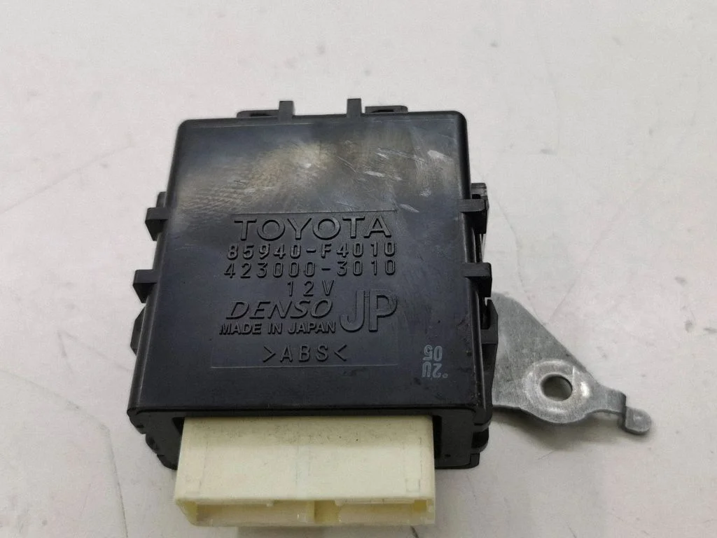 Logu tīrītāju relejs 85940F4010