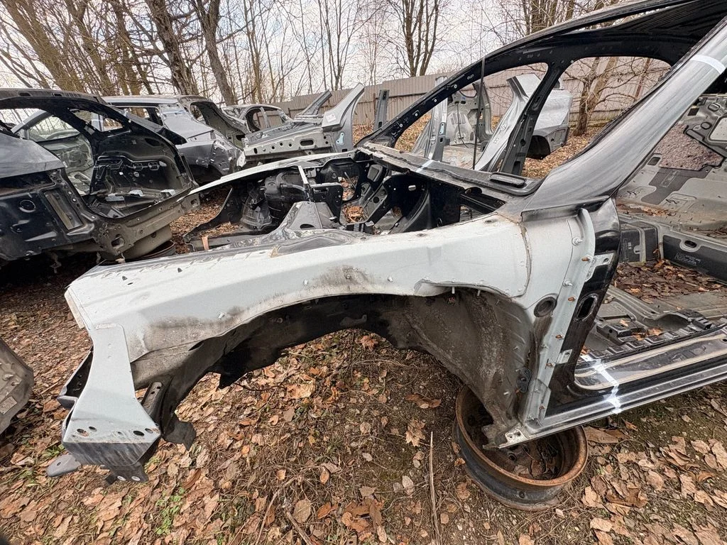 Front quarter panel – left