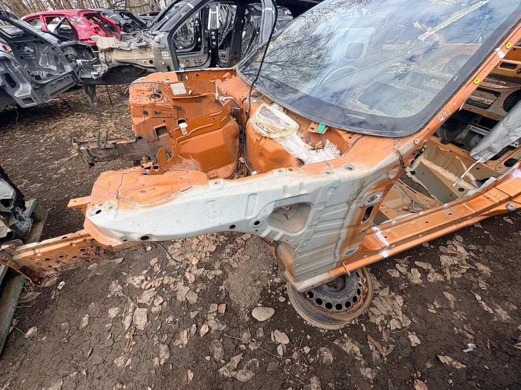 Front quarter panel – left