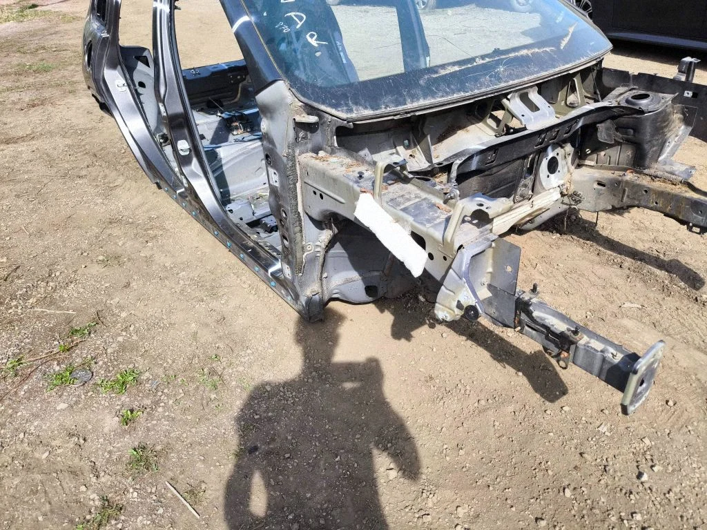 Front quarter panel – right