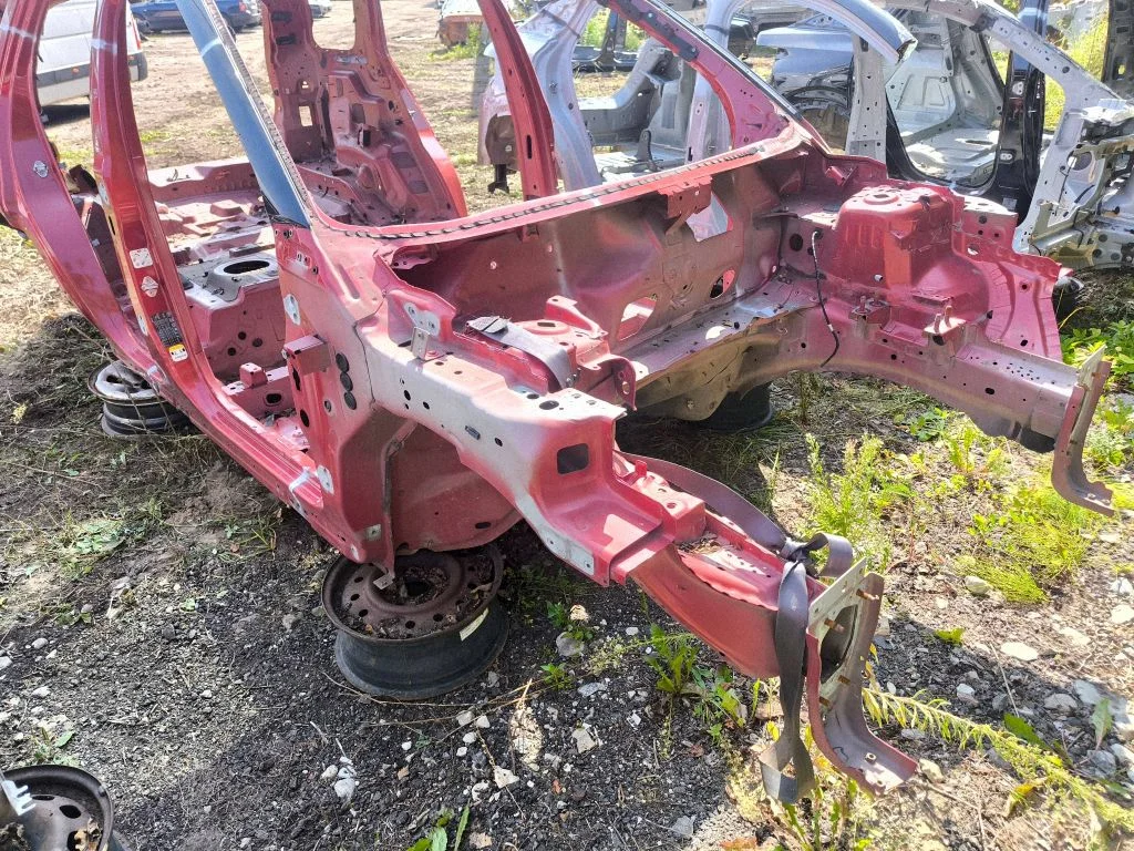 Front quarter panel – right
