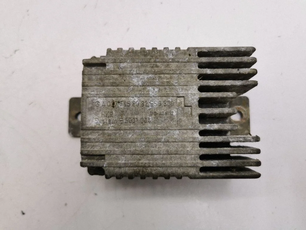 Dzesēšanas ventilatora relejs A0275458032