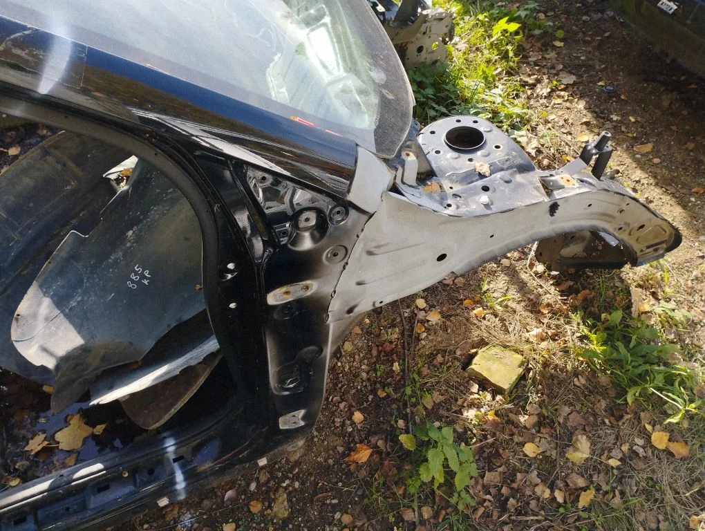 Front quarter panel – right