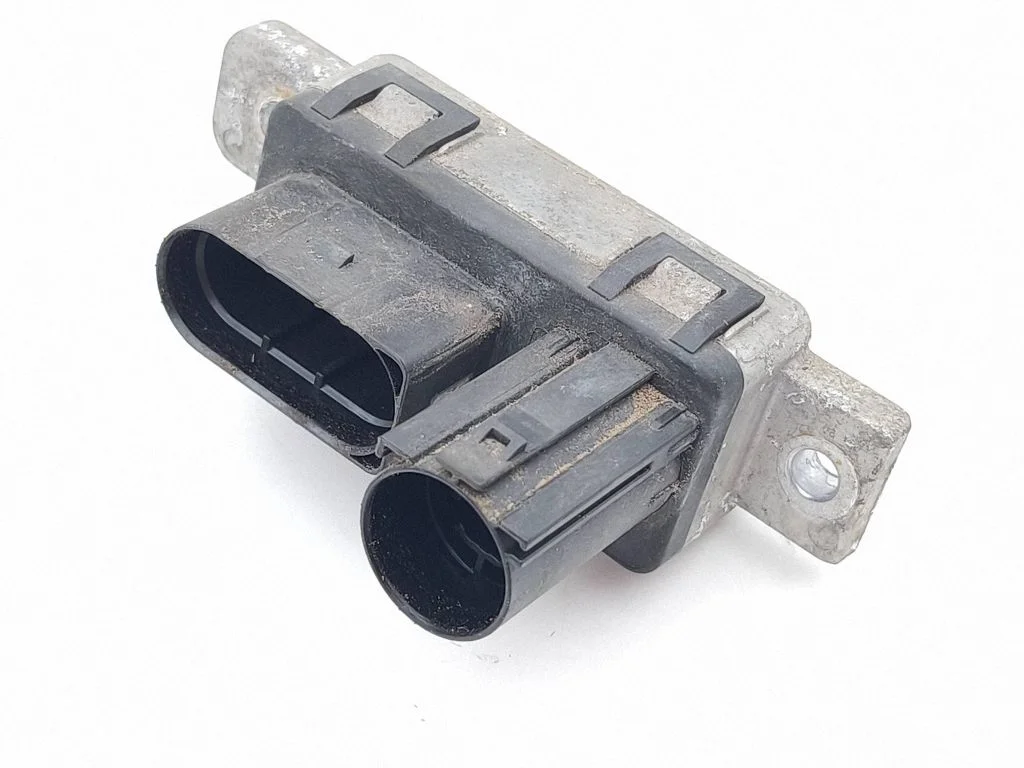 Eelsüüteküünalde relee GX7312B533AF