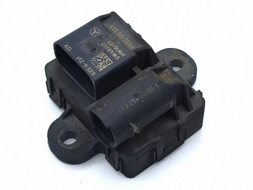 Kvēlsveču priekšuzsildes relejs A6511530279