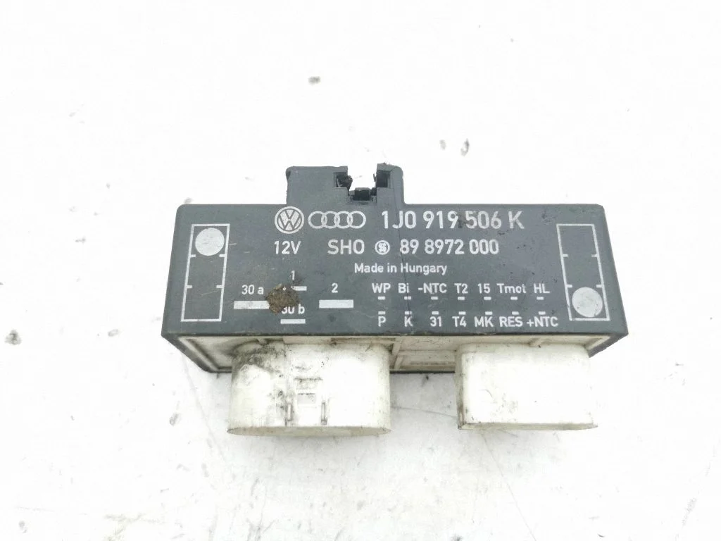 Kvēlsveču priekšuzsildes relejs 1J0919506K
