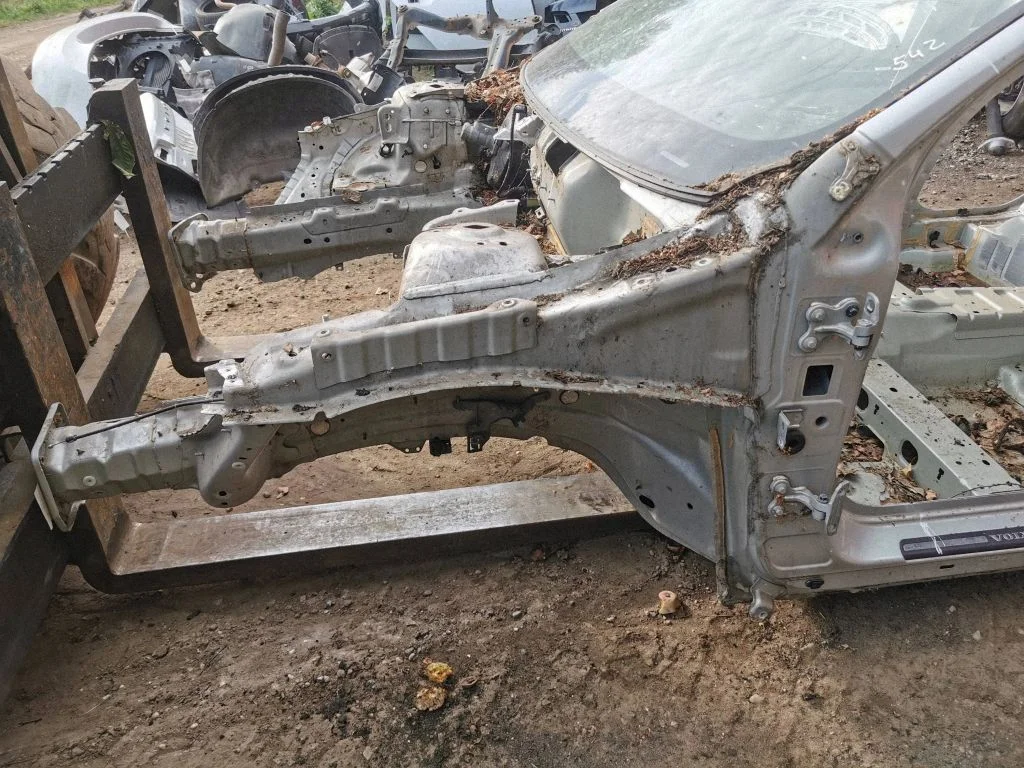 Front quarter panel – left