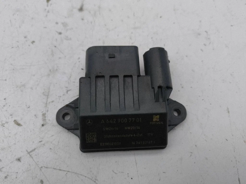 Kvēlsveču priekšuzsildes relejs A6429007701
