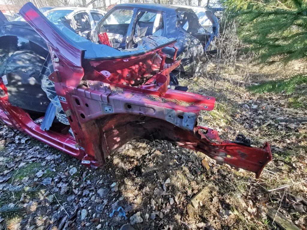 Front quarter panel – right