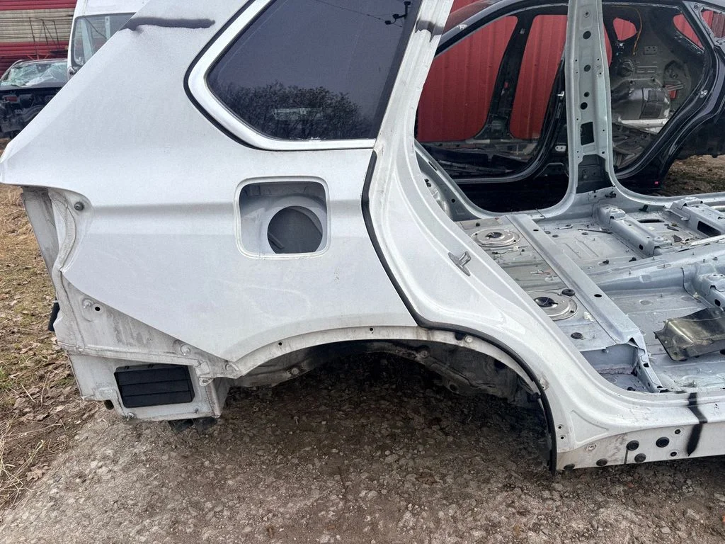 Rear quarter panel – right