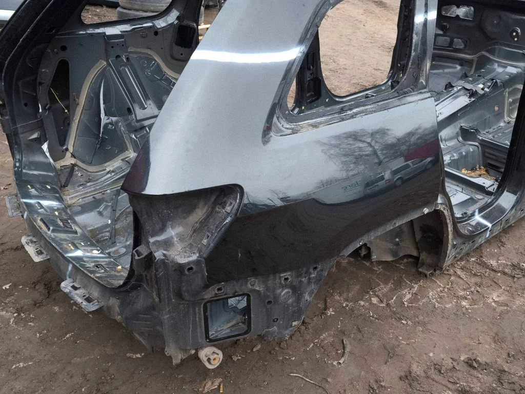 Rear quarter panel – right