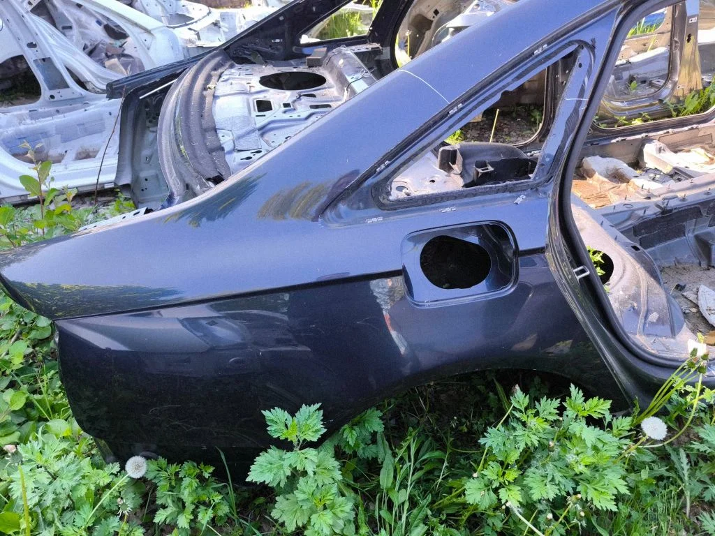 Rear quarter panel – right