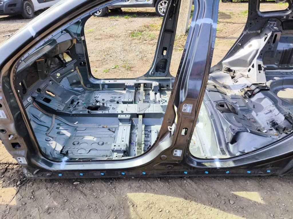 Kerepost (keskmine) – Jeep Grand Cherokee (2010-2021)
