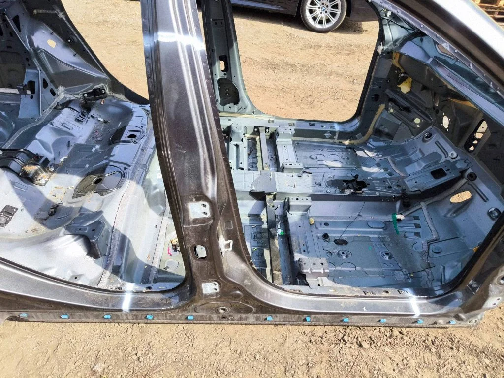 Kerepost (keskmine) – Jeep Grand Cherokee (2010-2021)