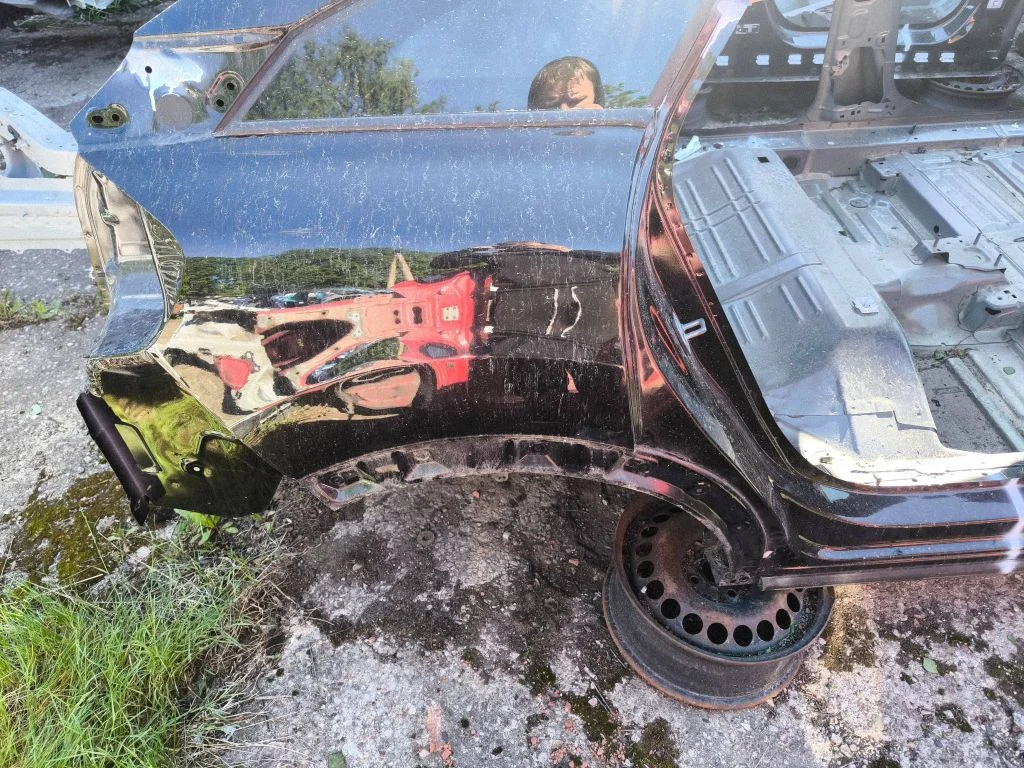 Rear quarter panel – right