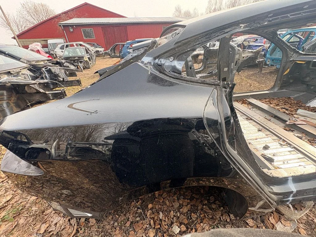 Rear quarter panel – Tesla Model S (2012-)