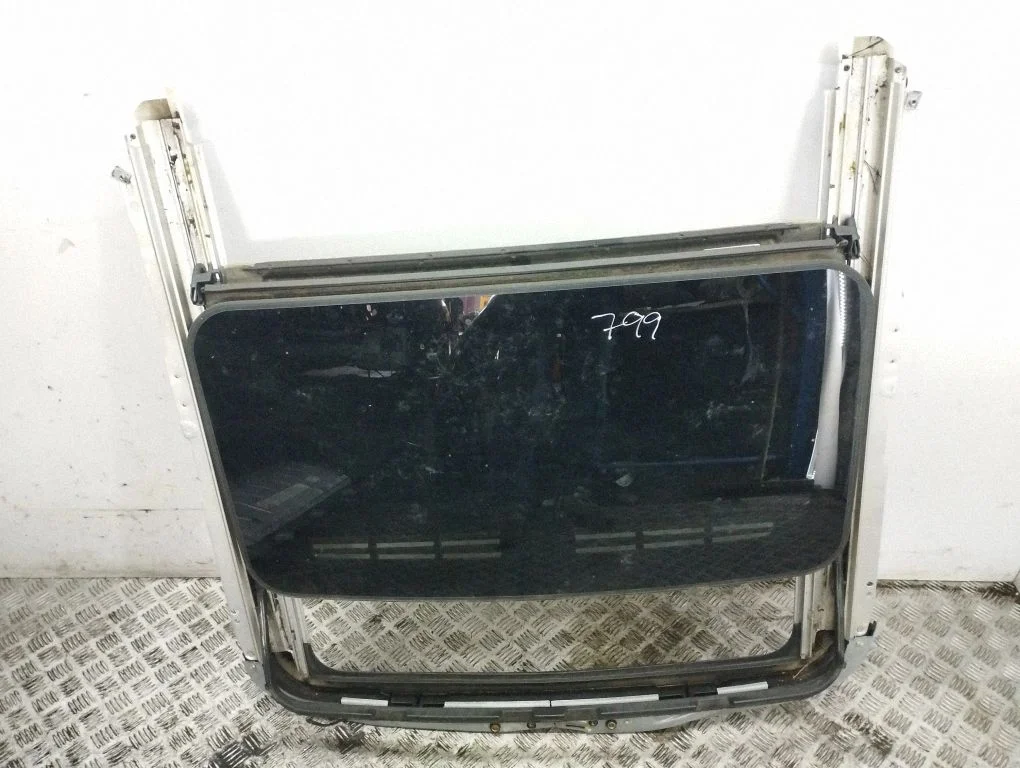 Jumta lūkas komplekts A1647800729