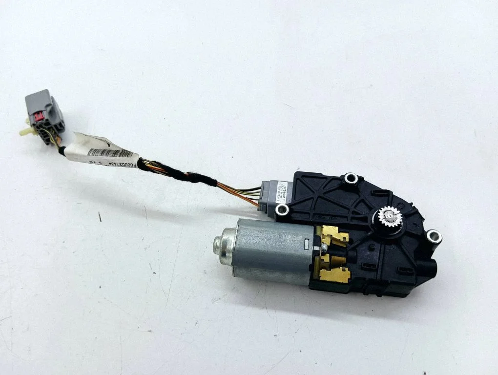 Sunroof motor/actuator EJ3215C670